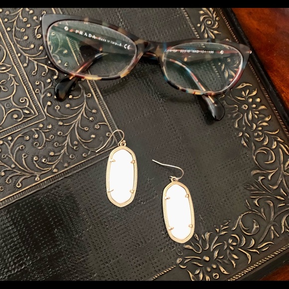 SOLD - Kendra Scott White w/ Gold Frame Drop Earrings - Picture 1 of 3